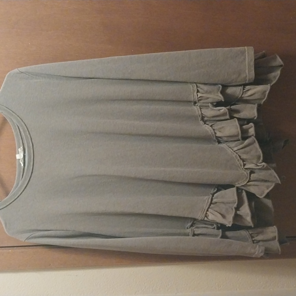 Easel tunic shirt